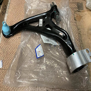 适用于15-20款别克昂科威下摆臂下悬挂左右下支臂三角臂原装配件