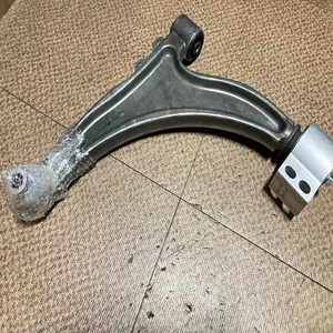 适配新君威前下摆臂 新君越 迈锐宝前悬挂摆臂三角臂胶套原装衬套