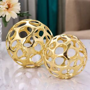北欧创意金色圆球摆件轻奢编制镂空金属球几何饰品售楼处软装设计