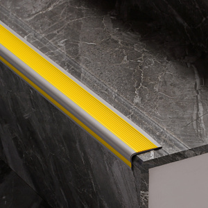 pvc楼梯防滑条水泥台阶踏步保护角防撞条侧面包边贴门框收口自粘