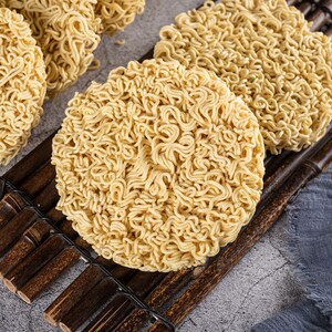 火锅面饼一袋70g整箱32袋麻辣烫专用面大碗面泡面炒面方便面袋装