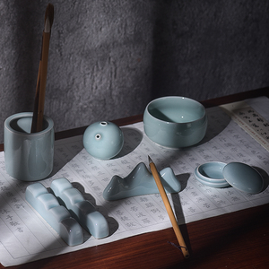 青瓷文房四宝套装陶瓷文房用品笔架笔洗水滴笔筒镇纸印泥盒套装