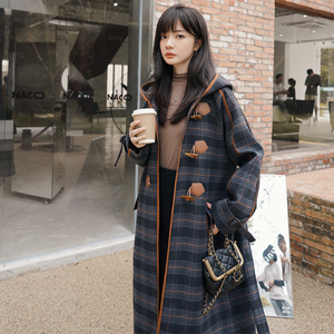 格子牛角扣大衣女中长款冬季2021年新款韩版宽松加厚连帽毛呢外套