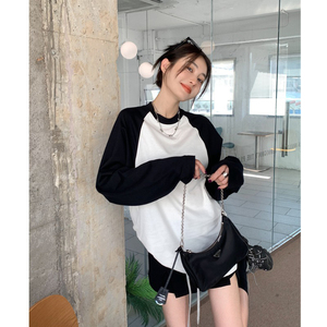 黑白拼色长袖t恤女ins潮秋季设计感小众圆领宽松打底衫插肩袖上衣