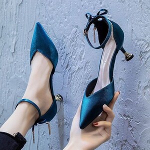 蓝色水晶鞋