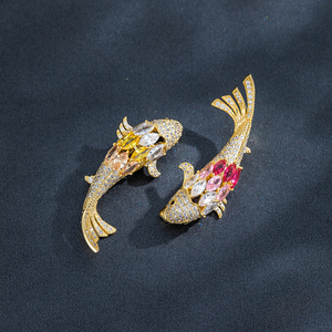 锦鲤鱼胸针小众设计感胸花西装服饰配饰别针固定衣服防走光扣针