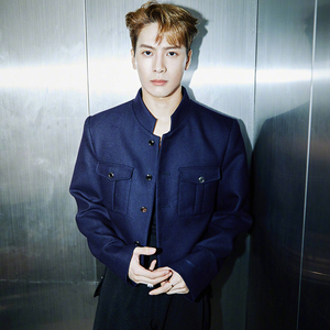 2021新款王嘉尔同款衣服小香风蓝色西装短款夹克外套男女潮牌秋冬