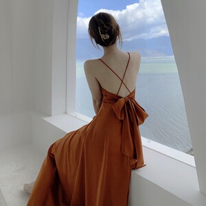 适合去三亚旅游的衣服露背吊带连衣裙显瘦海边度假拍照沙滩裙超仙