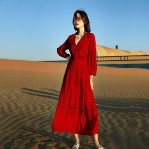 新疆西藏茶卡盐湖大理洱海青海湖丽江沙漠旅游穿搭拍照红色连衣裙