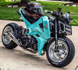 进口本田150c改装趴赛迷你越野小怪兽狒狒大公仔地平线街跑摩托车