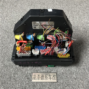 奔驰c级204e级212sam车身模块glk cls c200c300e180e200保险丝盒3人