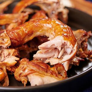 特色卤熏鸡架熏烧鸡架诸城鸡背肉烤鸡骨架卤烧鸡腿头脖胸翅爪熟食
