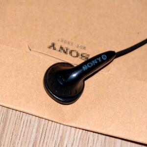 重低音耳机e808  手机电脑cd磁带通用入耳塞式索尼耳机经典e804