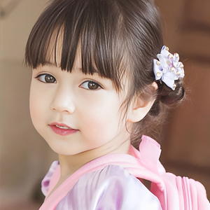 吉拉达莫兰混血漂亮女宝宝海报胎教画报萌娃早教bb墙贴画小女孩画