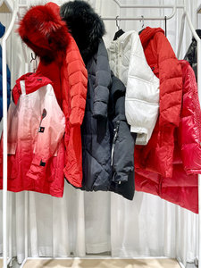 中国十大羽绒服之一爱美斯21年冬品牌折扣女装走份批FA 加厚纯色