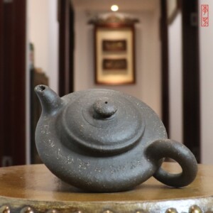 李芳紫砂壶铁砂泥收藏品虚扁壶华颖堂宜兴军德堂许双军刻字全手工