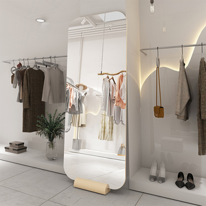 金属镜子服装店