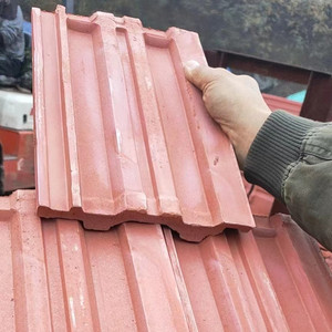 农村老房子大红瓦仿古洋瓦屋顶黏土烧制瓦 古建装饰瓦条 青砖砖