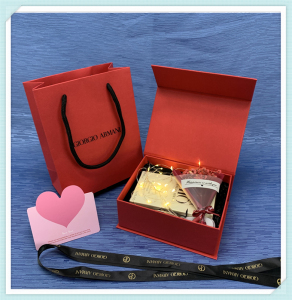 阿玛尼口红礼品包装