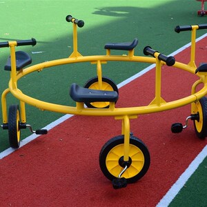 八人儿童自行车