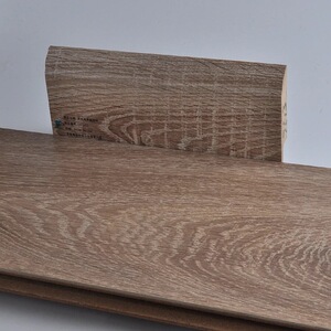 圣象地板py6513怀旧橡木同步高清配套踢脚线