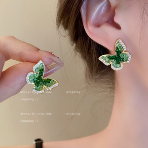 森系绿水晶蝴蝶耳钉夏季新款耳环小众设计感耳饰女时尚个性饰品