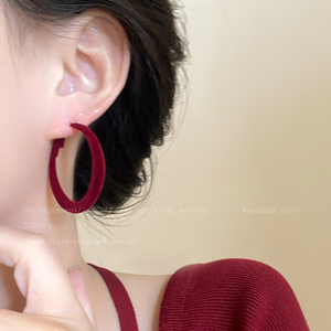 s925银针红色植绒耳圈女高级感复古时尚气质耳饰2024新款爆款耳环