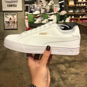 puma蕾哈娜漆皮奶白