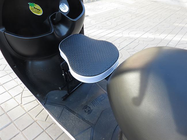 女装摩托车小孩儿童座椅前置座踏板电动车宝宝可折叠安坐椅凳子8