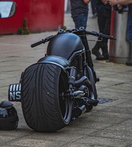 进口哈雷金刚狼夜路德硬汉883n巡航太子马格纳双灯滑翔复古摩托车