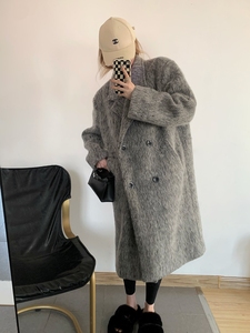 2024反季新款高级感灰色马海毛大衣女韩版中长款宽松毛呢西装外套