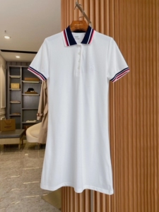 burberry巴宝莉刺绣tb字母logo纯色polo领连衣裙女士短裙正品代购