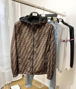 fendi芬迪新款双ff老花满logo 双面穿连帽男夹克冲锋衣情侣外套女