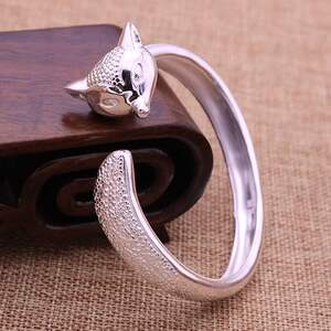 小狐狸手镯女纯银999镯子年轻款首饰时尚个性九尾狐饰品生日礼物