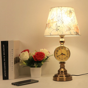 欧式复古台灯卧室床头房间美式简约装饰灯具灯饰古铜色带钟表台灯