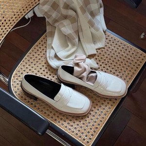 佳人女单鞋林周京韩剧女神降临同款鞋平底周雨彤一脚蹬休闲小白鞋