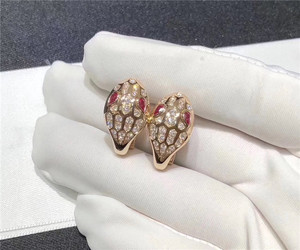 宝格丽蛇头耳钉