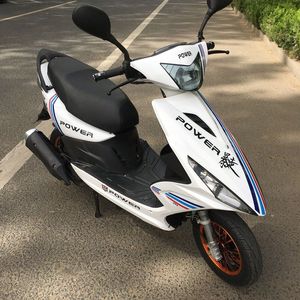 女式踏板燃油摩托车鬼火