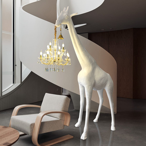 北欧动物雕塑长颈鹿落地灯创意设计师展厅酒店大堂售楼处摆件立灯