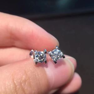 cartier/卡地亚耳钉18k玫瑰金牛头钻石单钻百搭男女通用情侣耳环