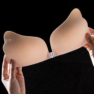 夏季透气胸贴女吊带用拍婚纱照专用乳贴小胸平胸加厚聚拢上托隐形
