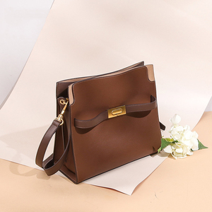 tzkt新款潮托特大包内贴袋单肩斜跨纯色磁扣手提凯莉包大容量女包