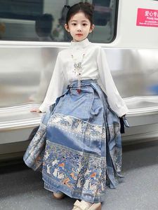 女童秋季古风马面裙儿童中国风古装长袖上衣大童明制印花汉服套装