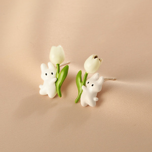 银芭桑郁金香兔子耳钉可爱小动物独特设计感甜美风气质小白兔耳饰
