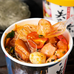 潮小妹关东煮桶装番茄味酸辣味即食自助火锅一箱网红粉丝麻辣烫