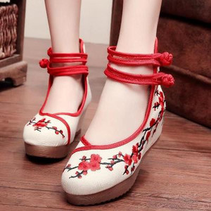 汉朝古风鞋子女汉服鞋红色翘头传统公主布鞋新款民族风搭配日常绣