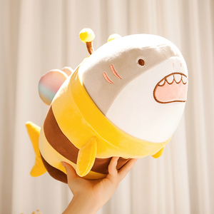 小鲨bee玩偶毛绒玩具公仔娃娃沙雕鲨鱼稀奇古怪抱枕女生生日礼物