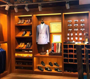 定制男装店西服展示柜服装定制店展柜陈列柜木纹衬衫领带精品展柜