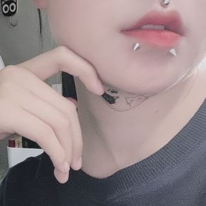 2021假e唇钉无洞贴固定嘴唇丁欧美潮酷男女个性无洞唇环时尚不掉