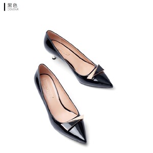 接吻猫官方旗舰店2021春季新款漆皮猫跟简约通勤浅口单鞋ka10111